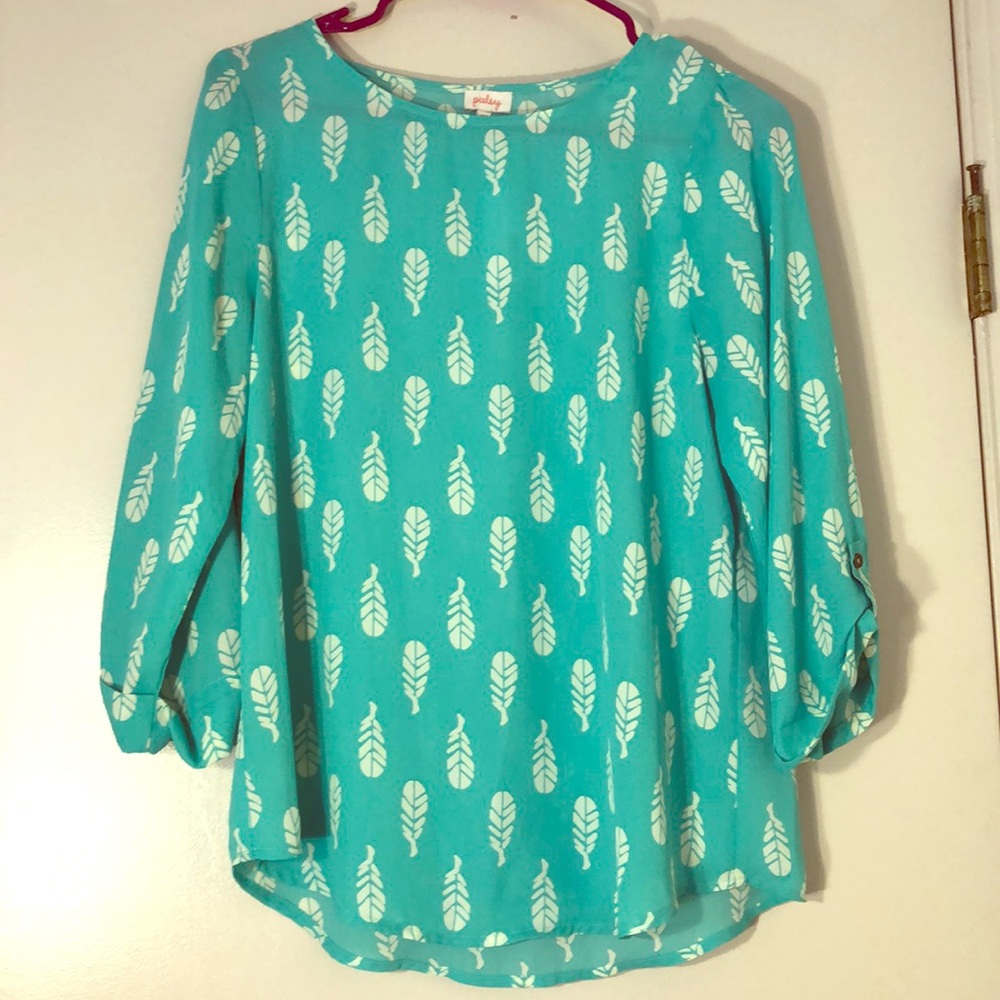 Lightweight 3/4 sleeve dressy shirt